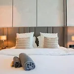 New 2Br In Business Bay With Canal Views Gym & Pool