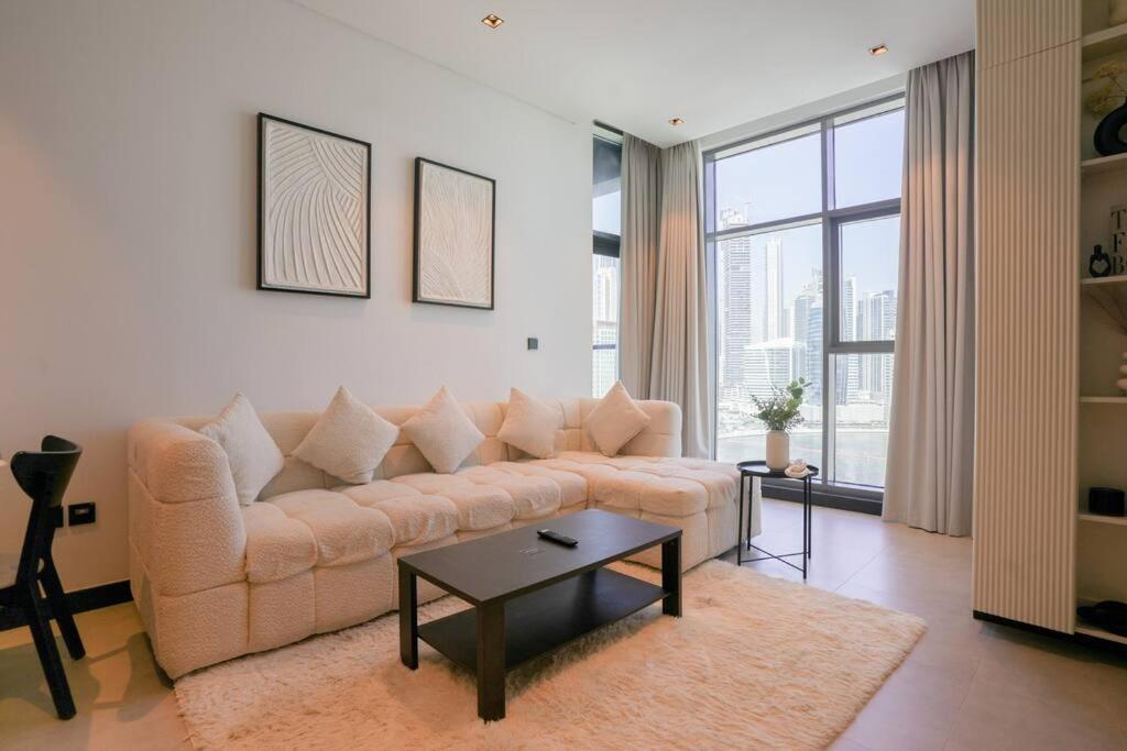 New 2br In Business Bay With Canal Views Gym & Pool *