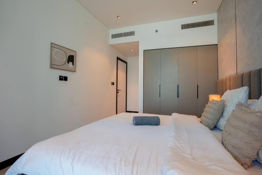 New 2br In Business Bay With Canal Views Gym & Pool *