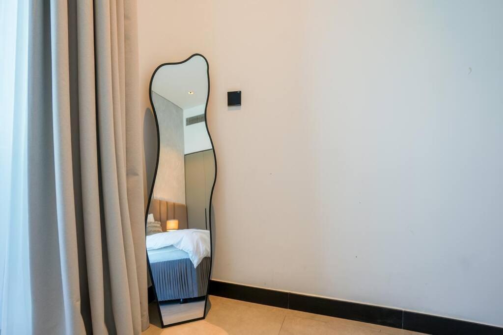 New 2br In Business Bay With Canal Views Gym & Pool Apartment
