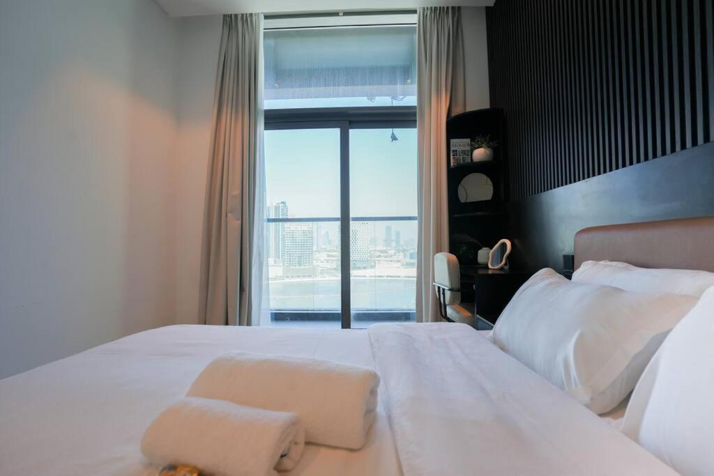 New 2br In Business Bay With Canal Views Gym & Pool * Dubai
