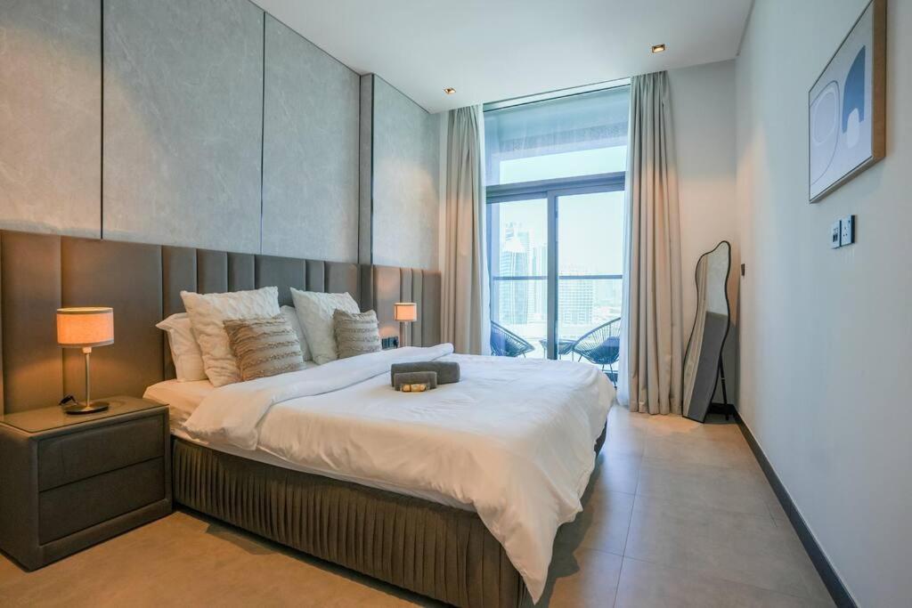 New 2br In Business Bay With Canal Views Gym & Pool *
