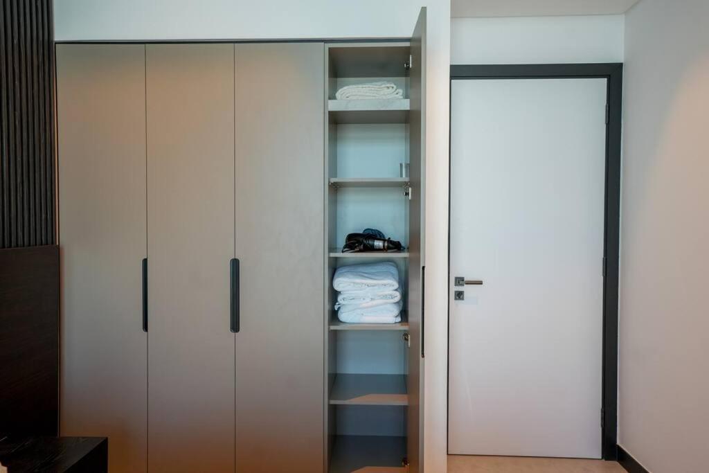 Apartment New 2br In Business Bay With Canal Views Gym & Pool