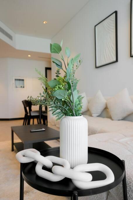 Apartment New 2br In Business Bay With Canal Views Gym & Pool Dubai