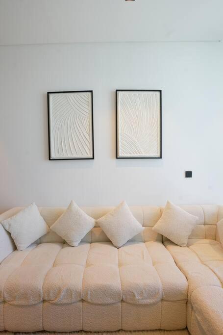 New 2br In Business Bay With Canal Views Gym & Pool Apartment *