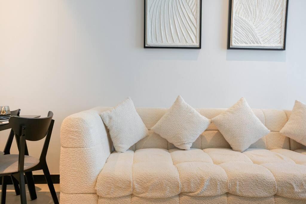 New 2br In Business Bay With Canal Views Gym & Pool Dubai