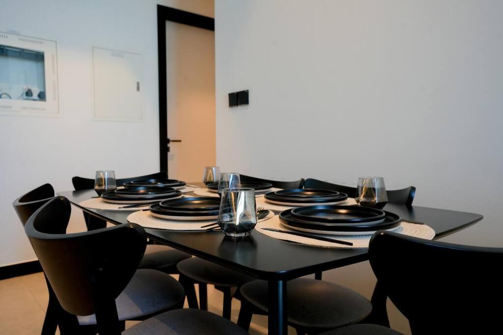 New 2br In Business Bay With Canal Views Gym & Pool * Dubai