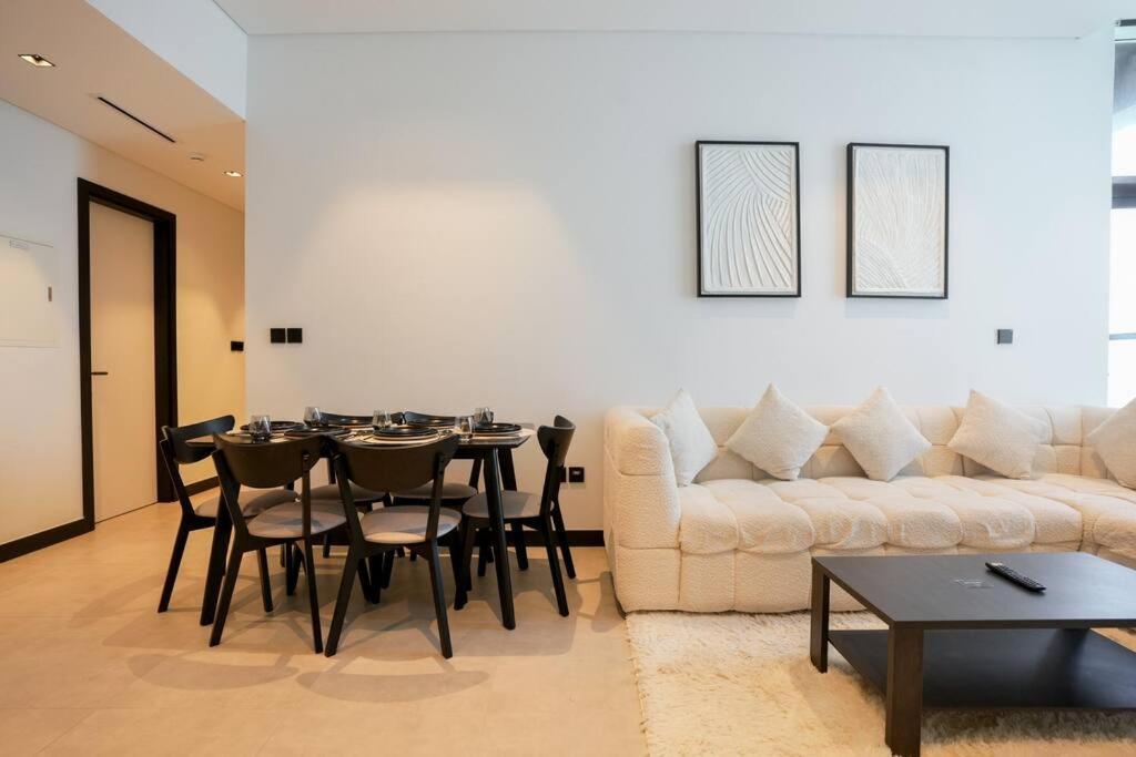 Apartment New 2br In Business Bay With Canal Views Gym & Pool